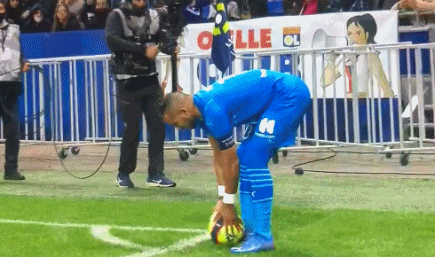 阿斯：拉什福德回归合练，预计将入选巴萨欧冠战切尔西大名单（阿斯报道：拉什福德重返合练，有望进入巴萨欧冠战切尔西名单）