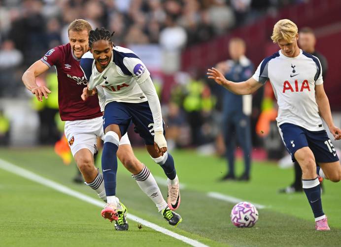 累计三黄停赛，亚马尔将缺席下一轮欧冠客战布拉格斯拉维亚（亚马尔因累积三黄停赛，将缺席下轮欧冠客场对阵布拉格斯拉维亚）