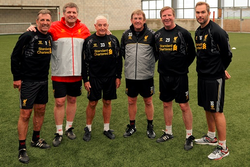 火箭哈登末节爆发连得15分（哈登末节连拿15分引领火箭反扑）