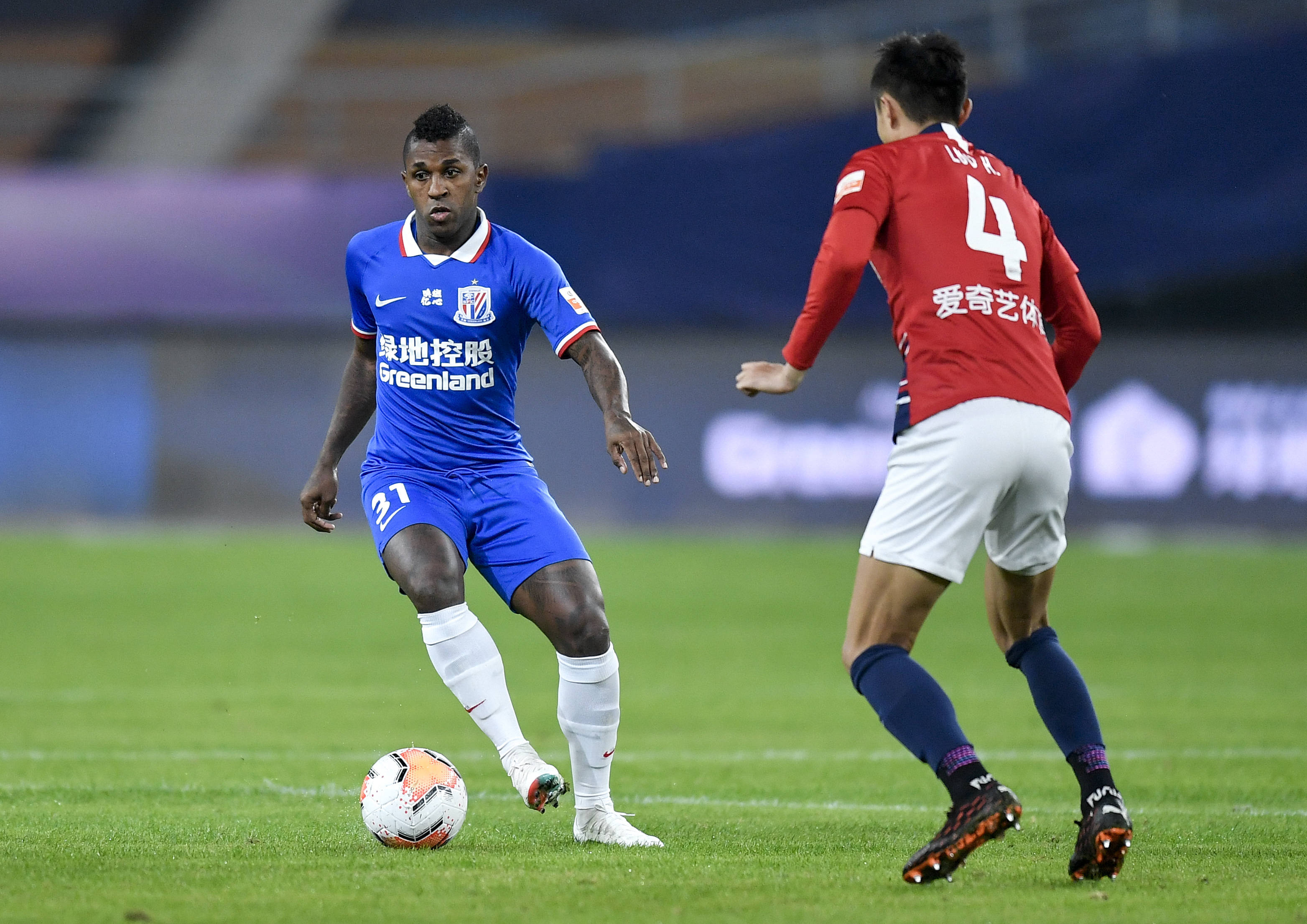 德天空：德甲三强争夺17岁中场德卡特，安德莱赫特要价2500万（德媒：德甲三强抢夺17岁中场德卡特，安德莱赫特标价2500万）