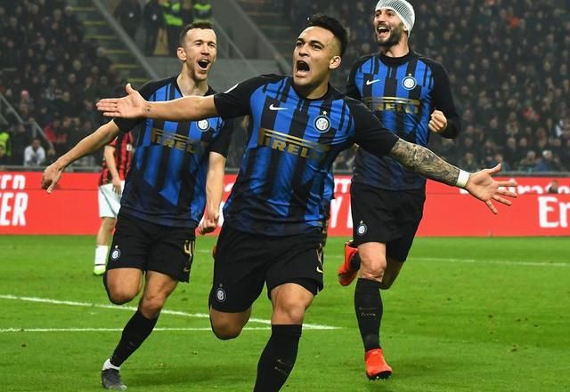 太阳报：森林后卫埃纳在养伤期间和其他球员的女友谈恋爱（太阳报称：森林后卫埃纳伤停期间疑与其他球员的女友相恋）