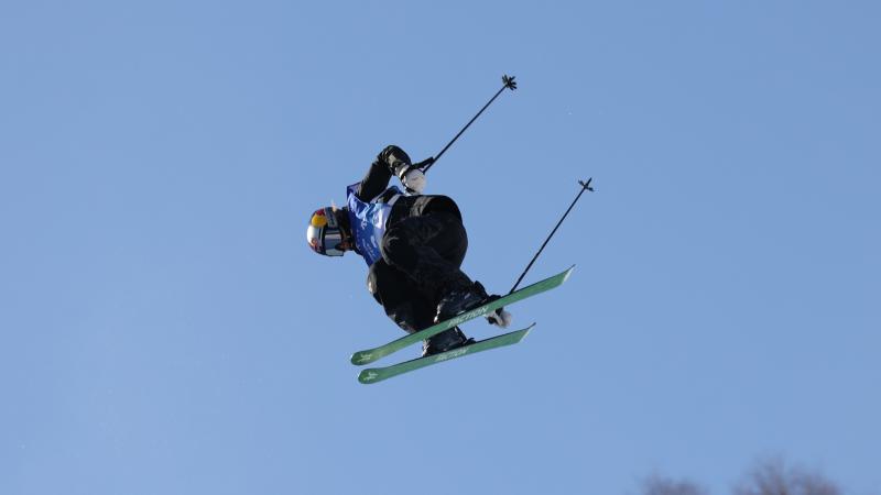 独臂运动员王家超以铁人三项重写人生节奏（独臂选手王家超用铁人三项改写人生节拍）