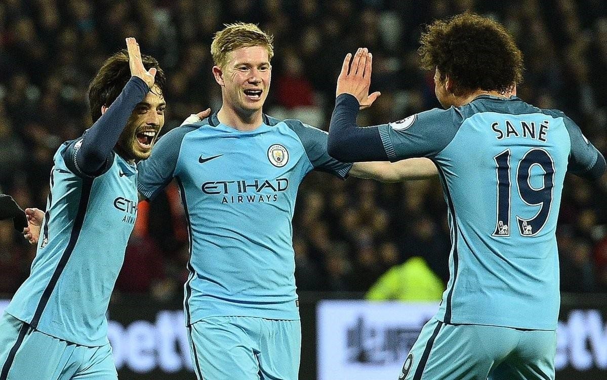 欧文突破防守创造杀伤，制造罚球（欧文穿透防线造杀伤，赢得罚球）