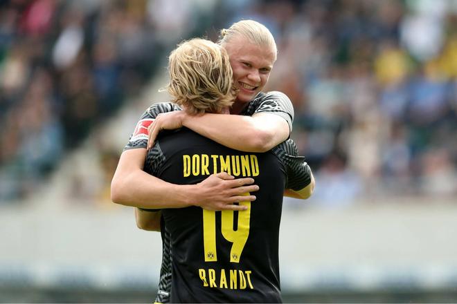 曼联12天4战!对纽卡+3支保级队，全取12分有望进前四争欧冠席位（曼联12天连踢4场：战纽卡加三支保级队，若满分12分有望跻身前四冲击欧冠）