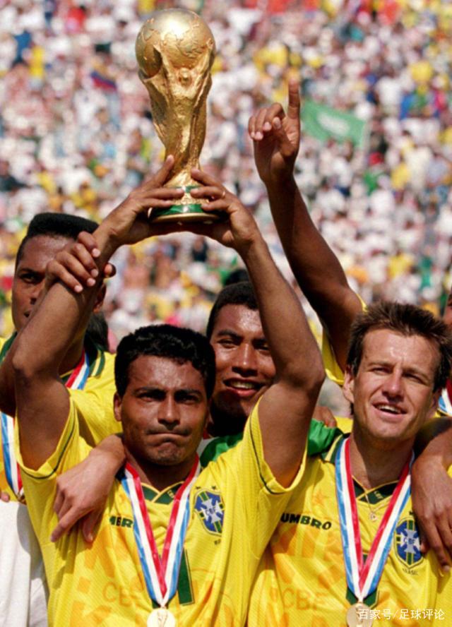 2025年即将进入倒计时，回顾这一年的国际足坛，可谓是星光熠熠！（2025将至，回首这一年国际足坛，群星璀璨！）