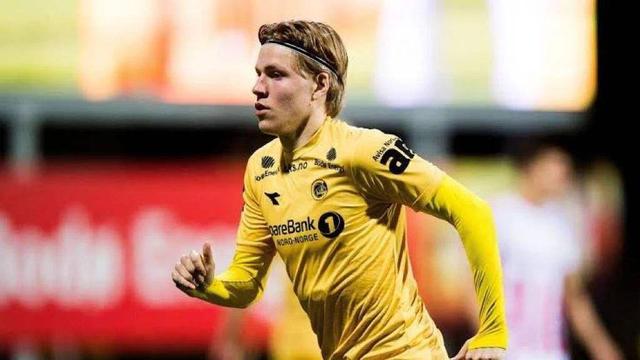 斯卢茨基：米内罗已经做好首发的准备，目前球队人员比较齐整（斯卢茨基称米内罗已具备首发条件，球队阵容基本齐整）