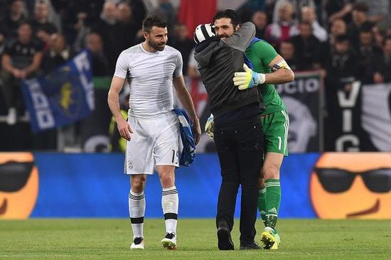 胡荷韬：现在膝盖还有很多问题；已不把自己看作年轻球员了