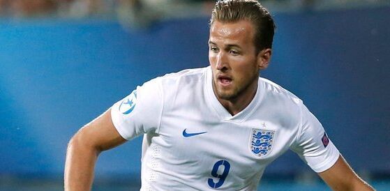 中超赛程更新：关注榜首之争,（中超新赛程出炉 聚焦榜首对决）