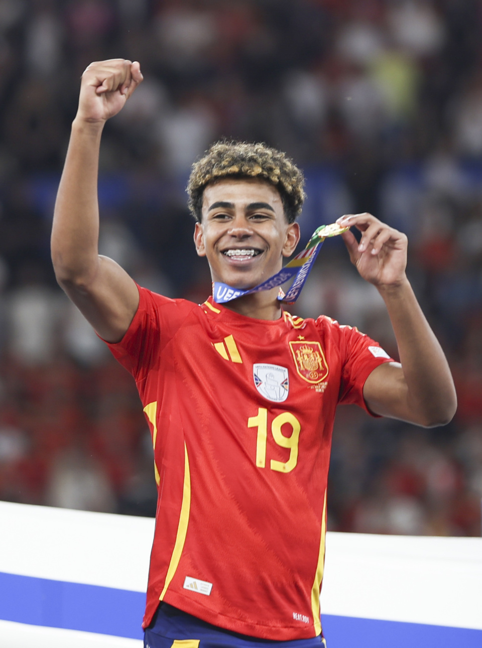 延边出台推进足球高质量发展举措，加强对职业足球的政策扶持（延边发布足球高质量发展方案，强化对职业足球的政策支持）