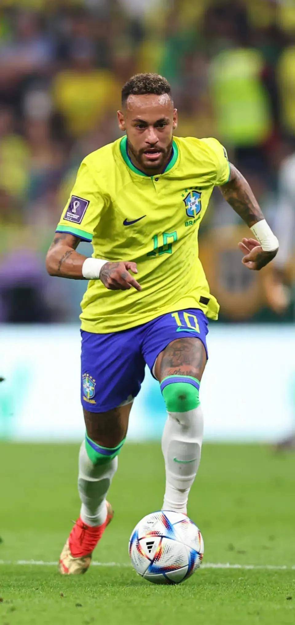 经纪人：因西涅仍配得上高水平联赛，拉齐奥对他感兴趣（经纪人称因西涅仍具顶级联赛竞争力，拉齐奥有意引进）